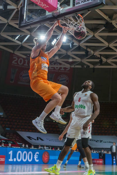 刻挺身而出 刻挺身而出